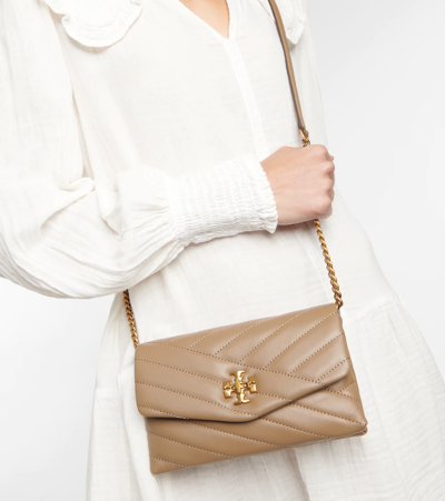Shop Tory Burch Kira Leather Wallet On Chain In Sandpiper