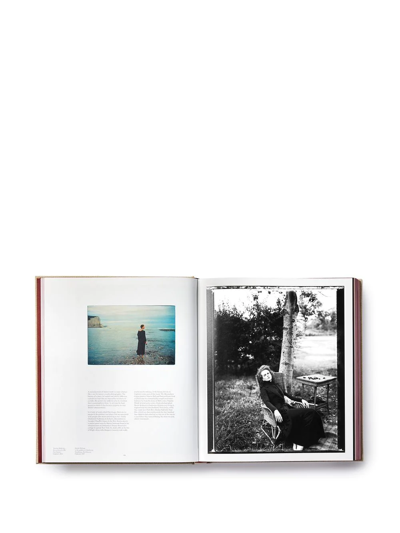 Phaidon Press Wonderland By Annie Leibovitz In Nude