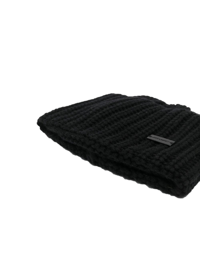 Saint Laurent Logo-plaque Chunky Knit Cashmere Beanie In Schwarz