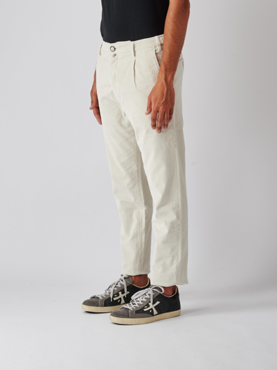 Shop Jacob Cohen Pant Crop/slim Single Pince Henry Trousers In Bianco