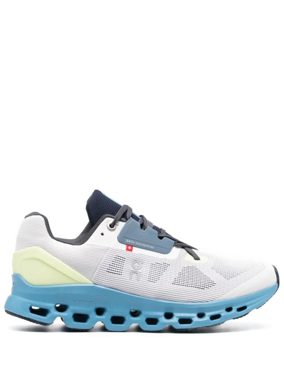 On Running Cloudultra Running Sneakers In Weiss