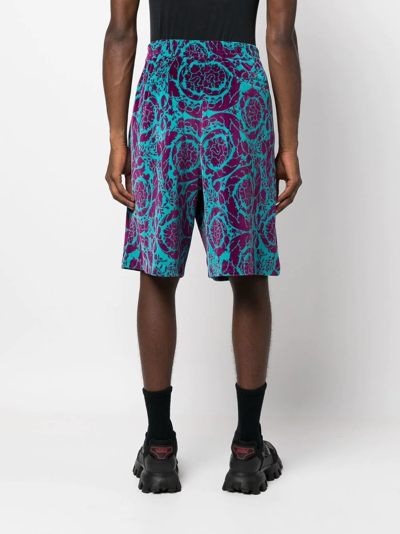 Versace Barocco Silhouette-print Silk Shorts In Blau