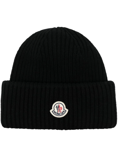 Shop Moncler Logo-patch Ribbed Beanie In Schwarz