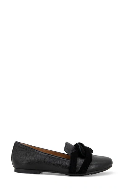 Shop Gentle Souls By Kenneth Cole Eugene Chain Loafer In Black