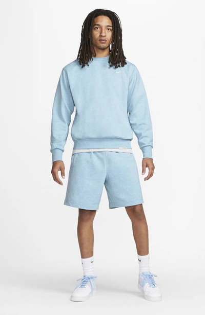 Shop Nike Dri-fit Standard Issue Crewneck Sweatshirt In Worn Blue/ Heather/ Pale Ivory