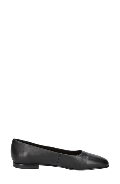 Bella Vita Women's Kimiko Square Toe Flats In Black Leather