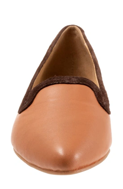 Trotters Hannah Pointed Toe Flat In Luggage