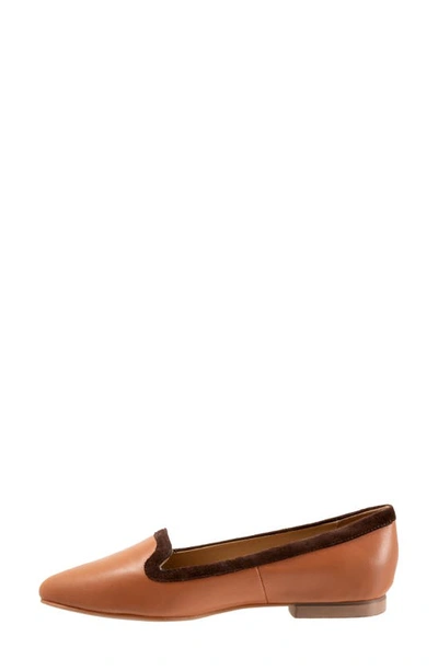 Trotters Hannah Pointed Toe Flat In Luggage