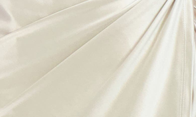 Donna Ricco Cap Sleeve Dress In Gold