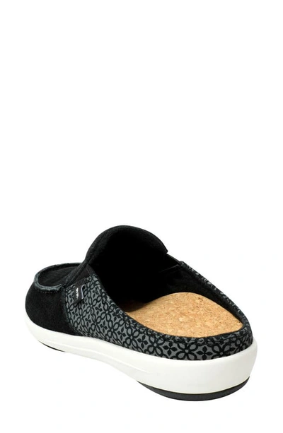 Revitalign Siesta Orthotic Clog Sneaker In Black
