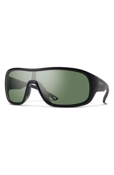 Shop Smith Spinner 134mm Chromapop™ Polarized Shield Sunglasses In Matte Black / Grey Green