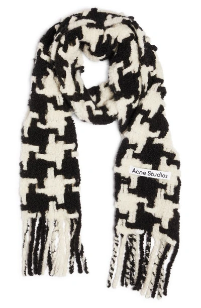 Acne Studios Fringed Houndstooth Alpaca-blend Scarf In White/ Black