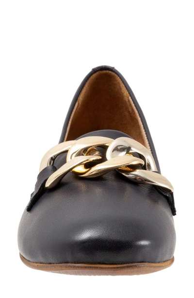 Bueno Chain Flat In Navy