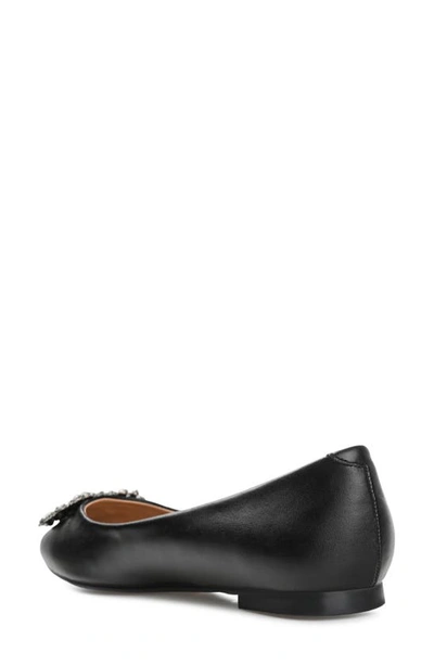 Shop Journee Collection Renzo Flat In Black