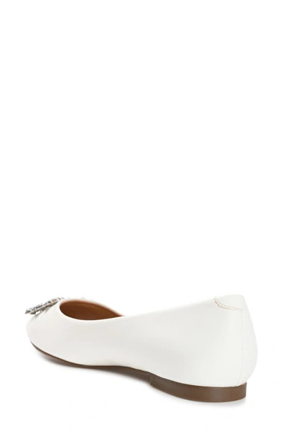 Shop Journee Collection Renzo Flat In Ivory