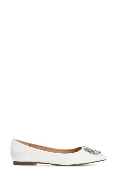 Journee Collection Renzo Flat In Ivory