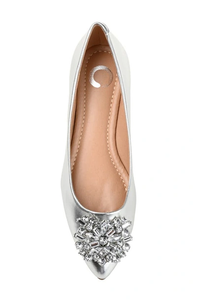 Shop Journee Collection Renzo Flat In Silver