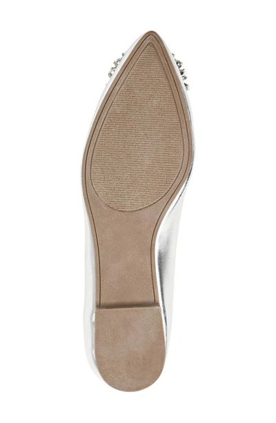 Shop Journee Collection Renzo Flat In Silver