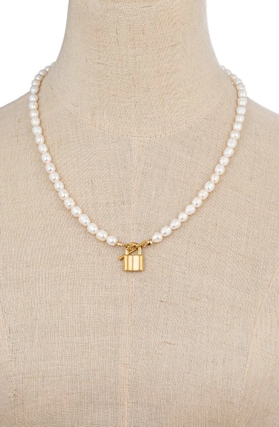 Eye Candy Los Angeles Imitation Shell Pearl French Lock Necklace In Gold