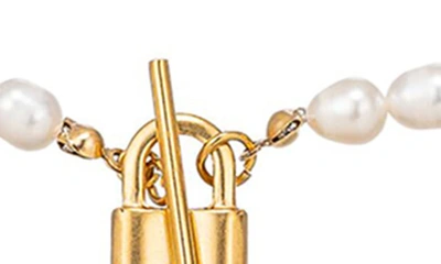 Eye Candy Los Angeles Imitation Shell Pearl French Lock Necklace In Gold