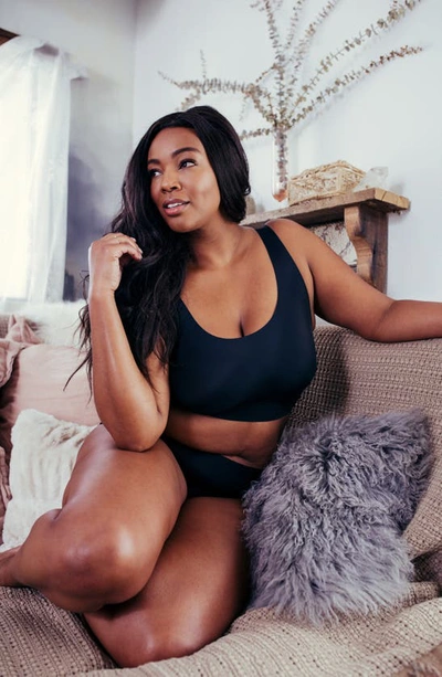 True & Co. True & Co . True Body Lift + Scoop Neck Wireless Bra In Black