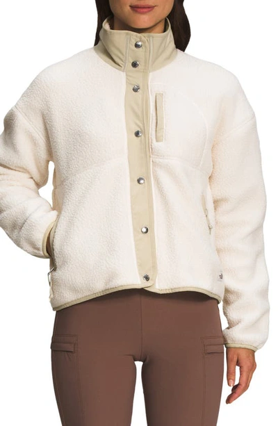 Shop The North Face Cragmont Fleece Jacket In Gardenia White/ Gravel