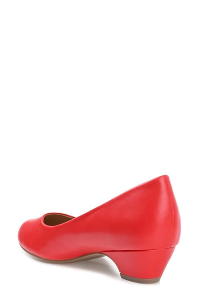 Journee Collection Saar Pump In Red