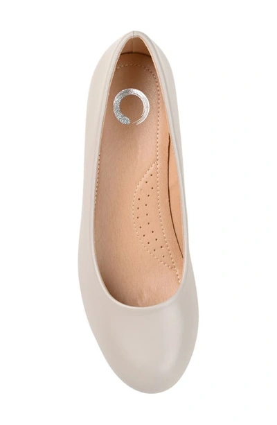 Journee Collection Saar Pump In Grey