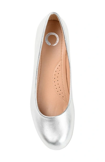 Journee Collection Collection Women's Comfort Saar Pump In Silver