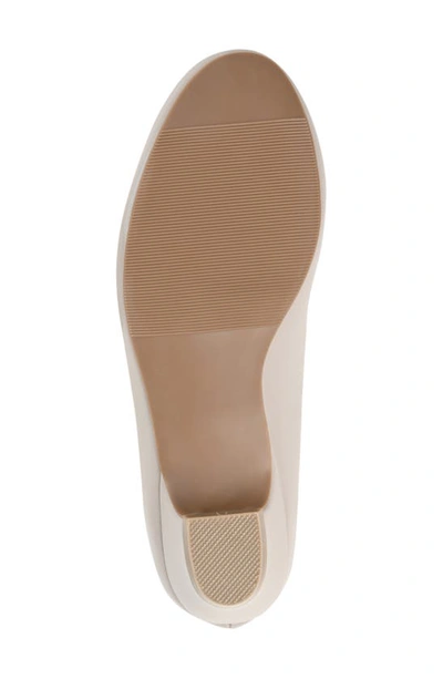 Journee Collection Saar Pump In Grey