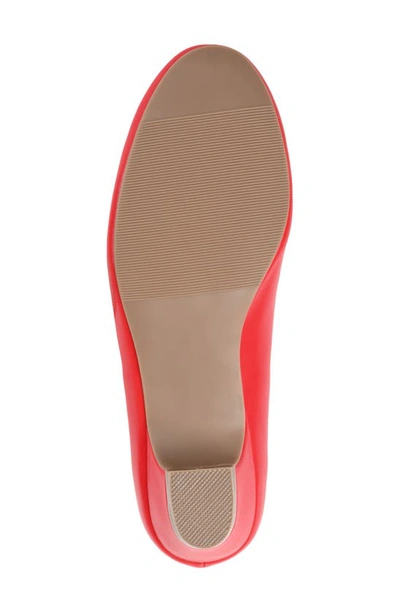 Journee Collection Saar Pump In Red