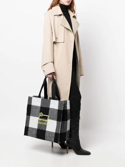 Shop Woolrich Logo-print Check Tote Bag In Schwarz