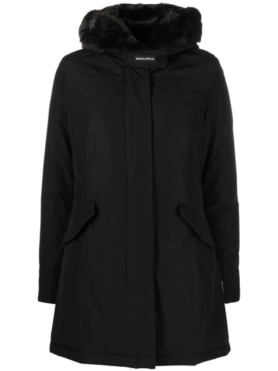 Shop Woolrich Beaker Hooded Parka In Schwarz