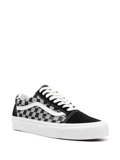 Shop Vans Old Skool Lace-up Sneakers In Schwarz