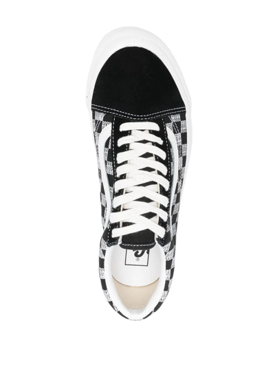 Shop Vans Old Skool Lace-up Sneakers In Schwarz