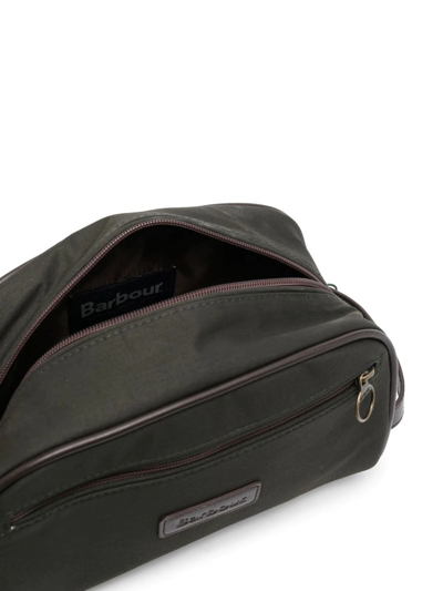 Barbour Wax Cotton Wash Bag In Grün