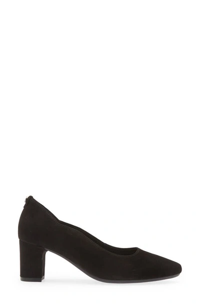 Gabor Scallop Pump In Black