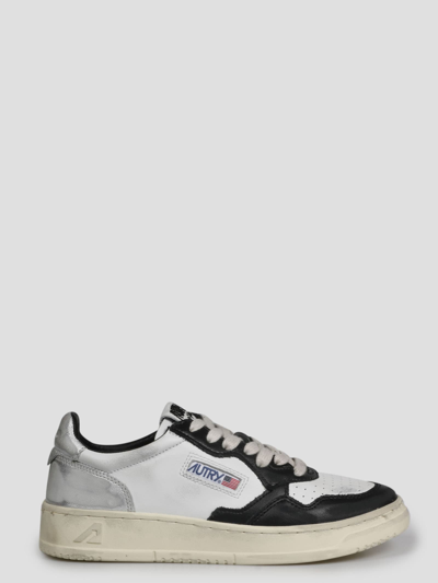 Shop Autry Super Vintage Medalist Low Sneakers In White