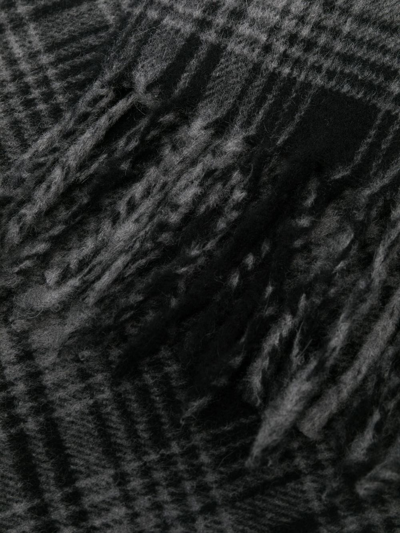 Shop Woolrich Check-print Cashmere Scarf In Schwarz