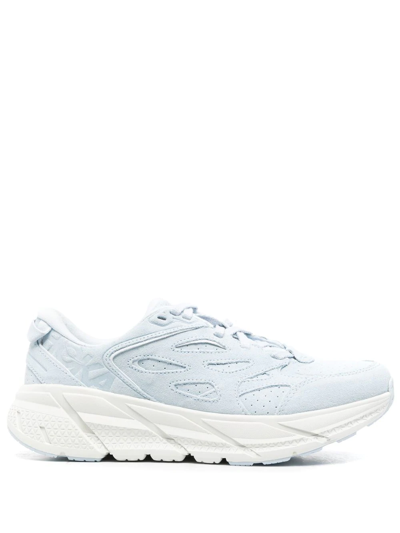 Shop Hoka One One Clifton L Low-top Sneakers In Blau