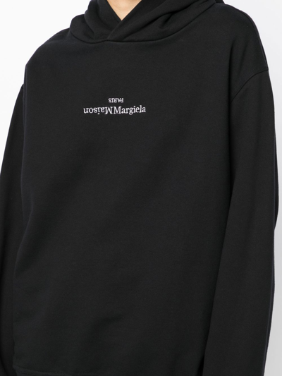 Shop Maison Margiela Logo-print Long-sleeve Hoodie In Schwarz