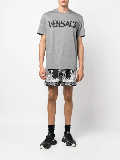 Versace Logo-print Cotton T-shirt In Grau
