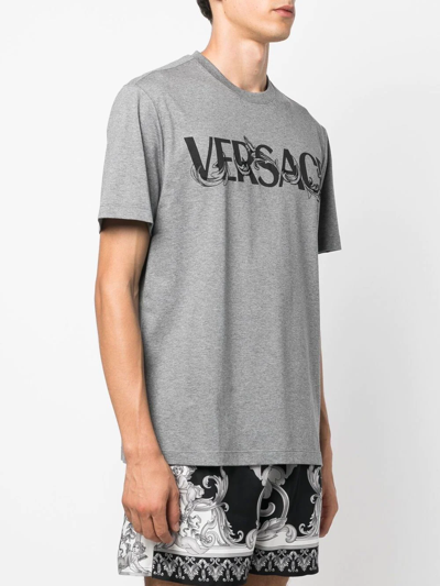 Versace Logo-print Cotton T-shirt In Grau