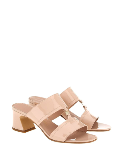 Ferragamo Vara Chain Sandals In Nude
