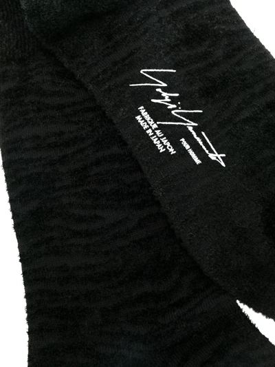 Shop Yohji Yamamoto Pattern-jacquard Logo-print Socks In Black