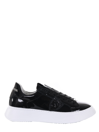 Shop Philippe Model Sneakers Temple Low In Nero