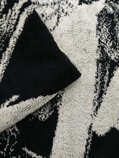 Shop Yohji Yamamoto Logo Print Towel In Schwarz