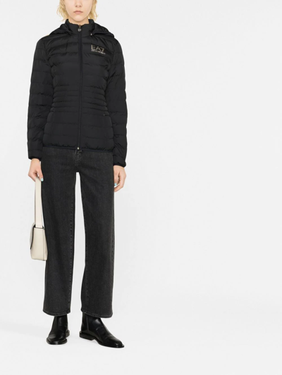 Ea7 Logo Short Down Jacket In Schwarz