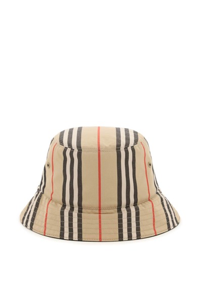 Shop Burberry Reversibile Bucket Hat In Beige,black,red