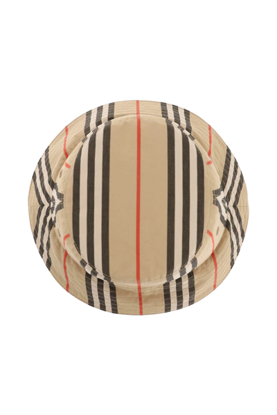 Shop Burberry Reversibile Bucket Hat In Beige,black,red